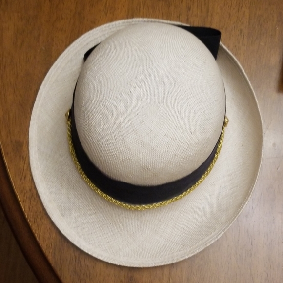 Fabulous Classy Hat - Picture 8 of 8